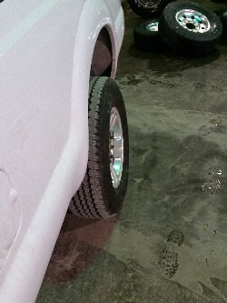 2006 F350 Superduty wheels mounted on a 1999 F250 truck with correct spacing